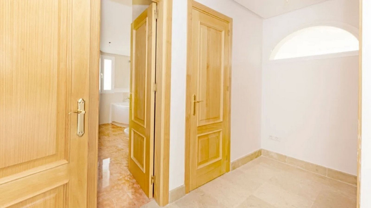 5 Bed Townhouse for sale in Los Almendros Costa Del Sol, Málaga, Spain