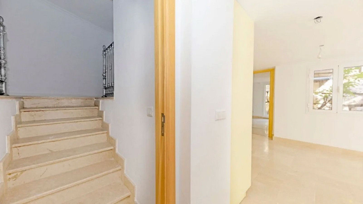 5 Bed Townhouse for sale in Los Almendros Costa Del Sol, Málaga, Spain