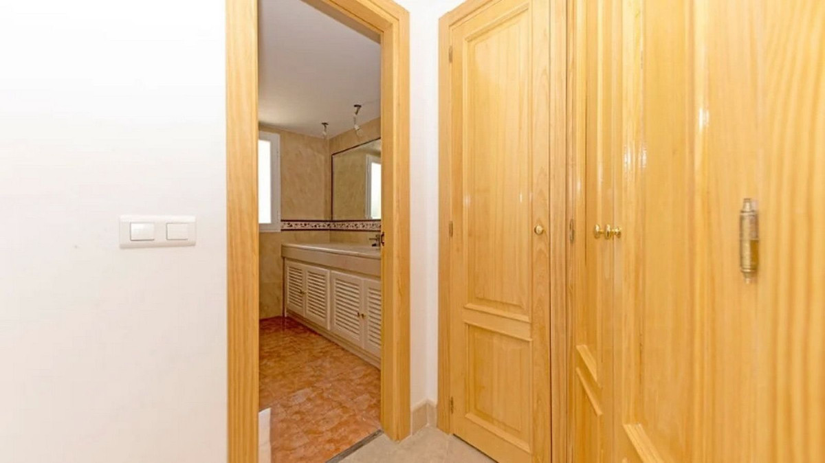 5 Bed Townhouse for sale in Los Almendros Costa Del Sol, Málaga, Spain