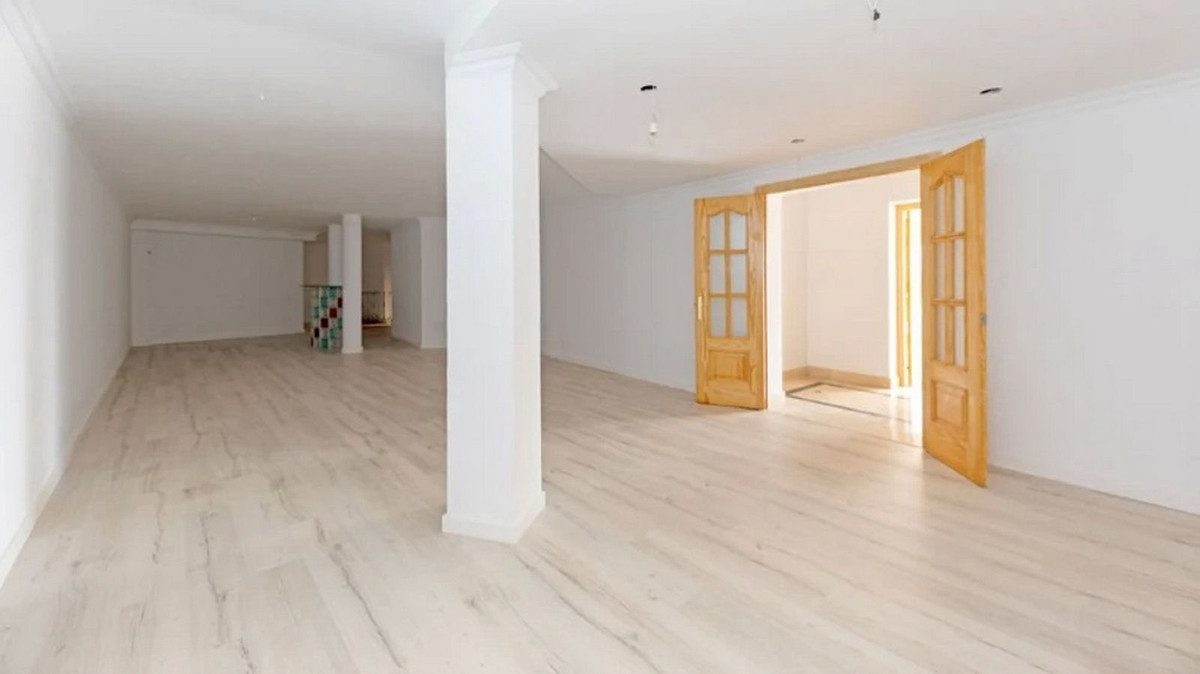 5 Bed Townhouse for sale in Los Almendros Costa Del Sol, Málaga, Spain