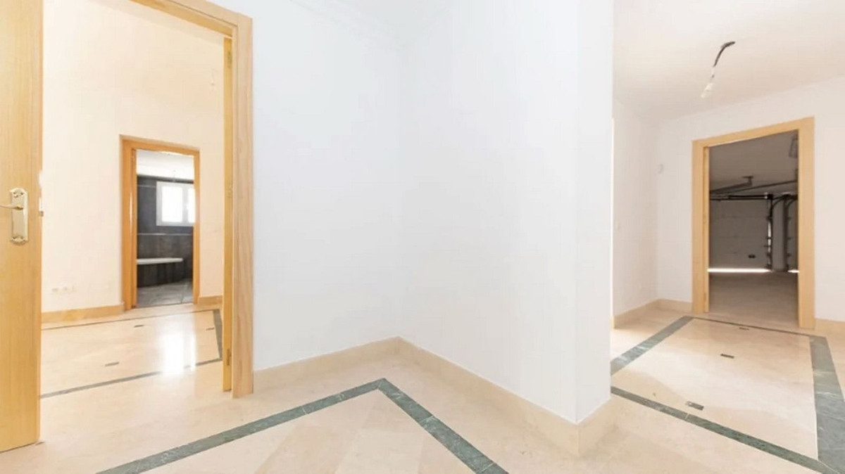5 Bed Townhouse for sale in Los Almendros Costa Del Sol, Málaga, Spain