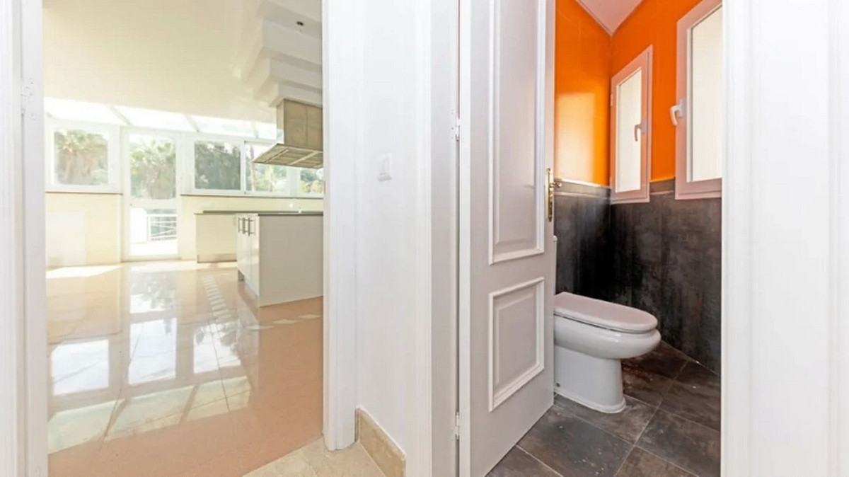 5 Bed Townhouse for sale in Los Almendros Costa Del Sol, Málaga, Spain