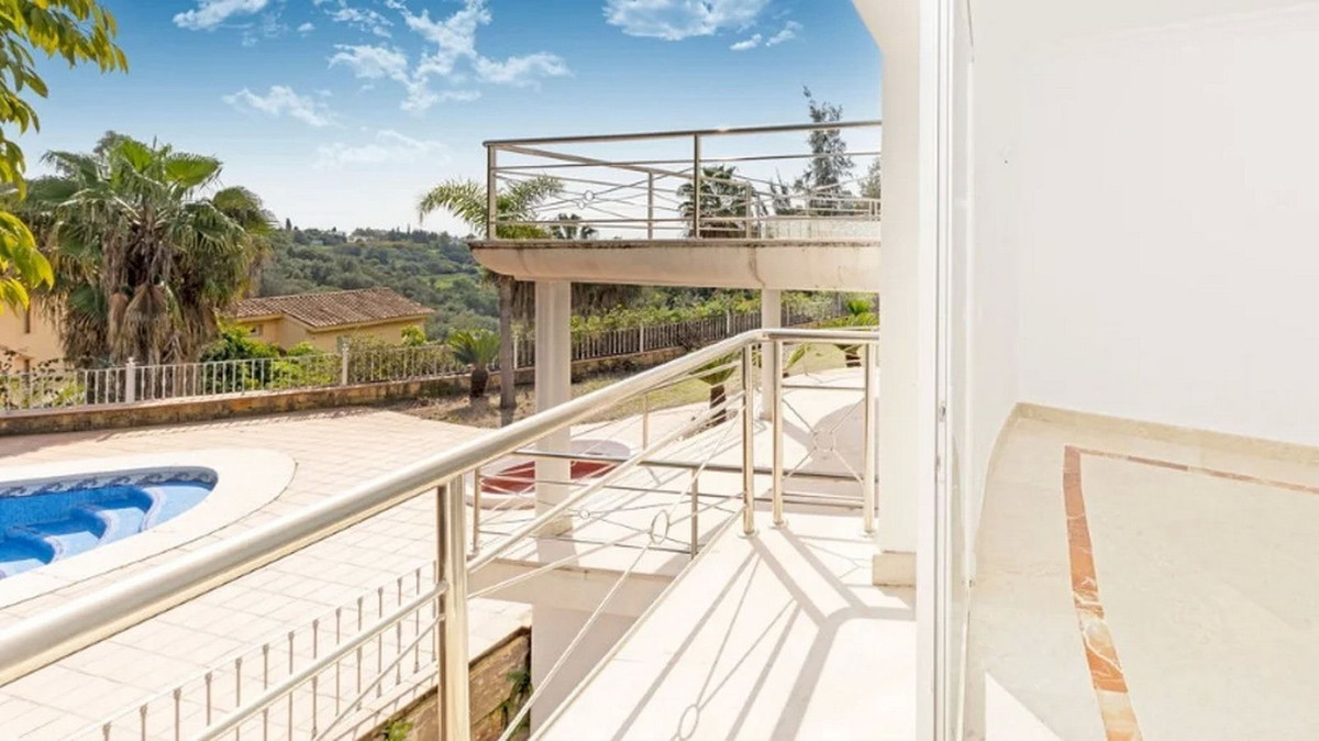 5 Bed Townhouse for sale in Los Almendros Costa Del Sol, Málaga, Spain