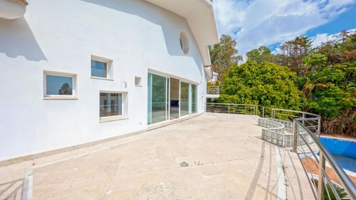 5 Bed Townhouse for sale in Los Almendros Costa Del Sol, Málaga, Spain