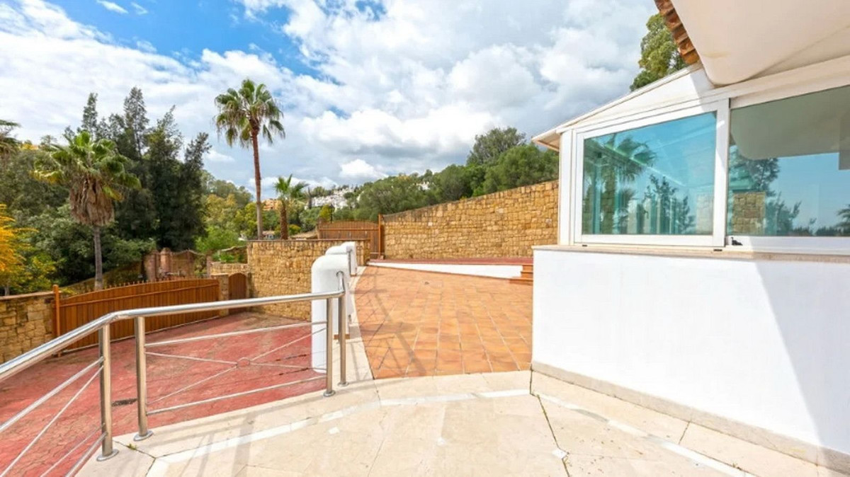 5 Bed Townhouse for sale in Los Almendros Costa Del Sol, Málaga, Spain