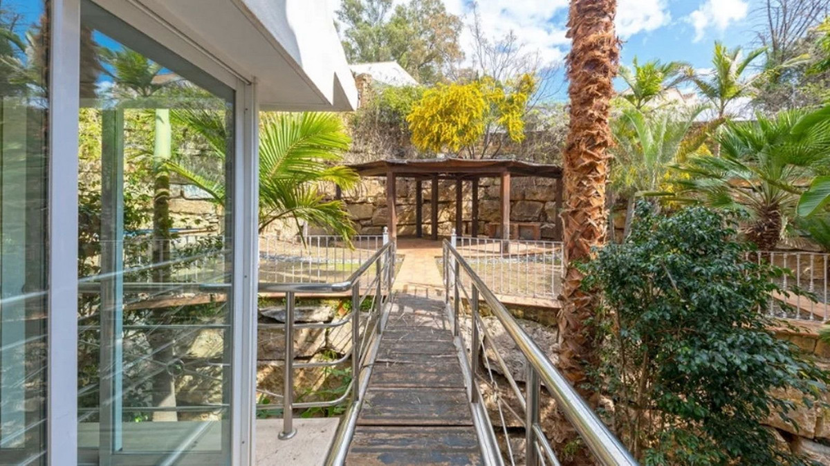 5 Bed Townhouse for sale in Los Almendros Costa Del Sol, Málaga, Spain
