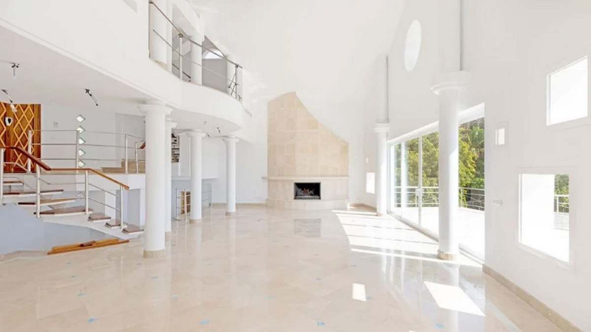 5 Bed Townhouse for sale in Los Almendros Costa Del Sol, Málaga, Spain