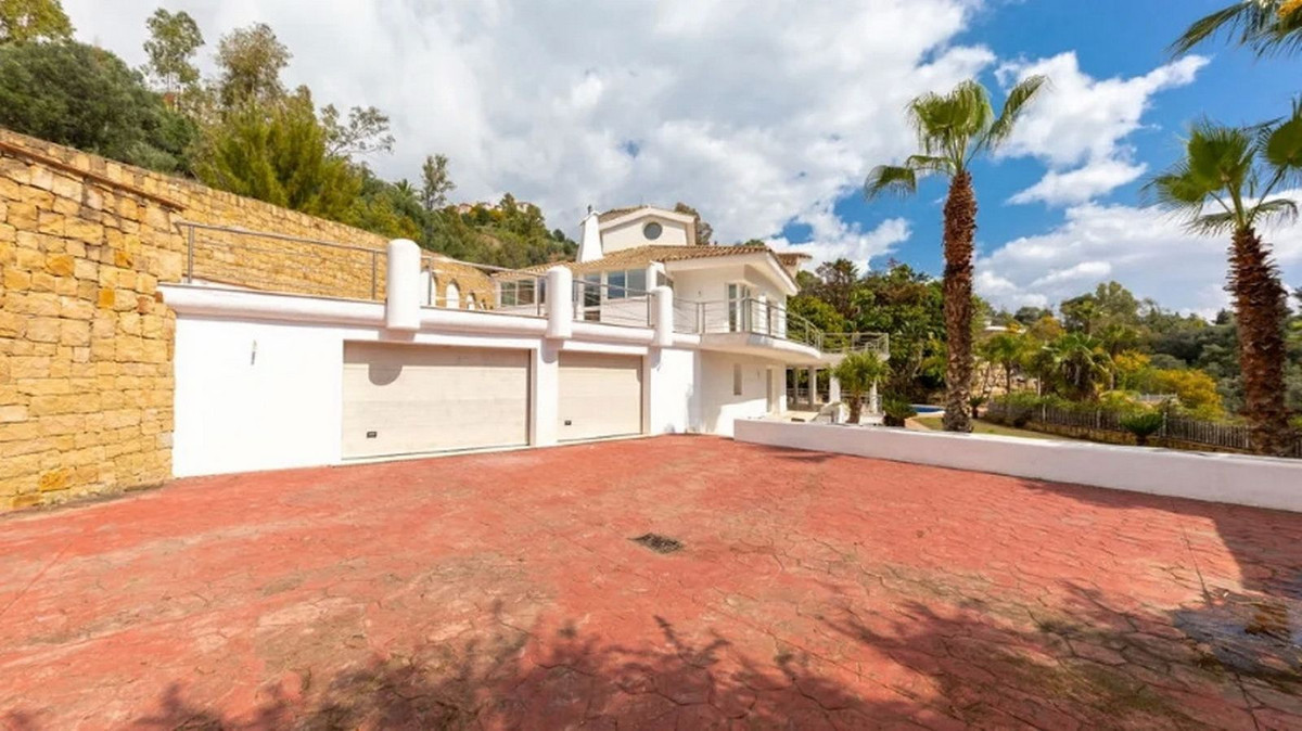 5 Bed Townhouse for sale in Los Almendros Costa Del Sol, Málaga, Spain