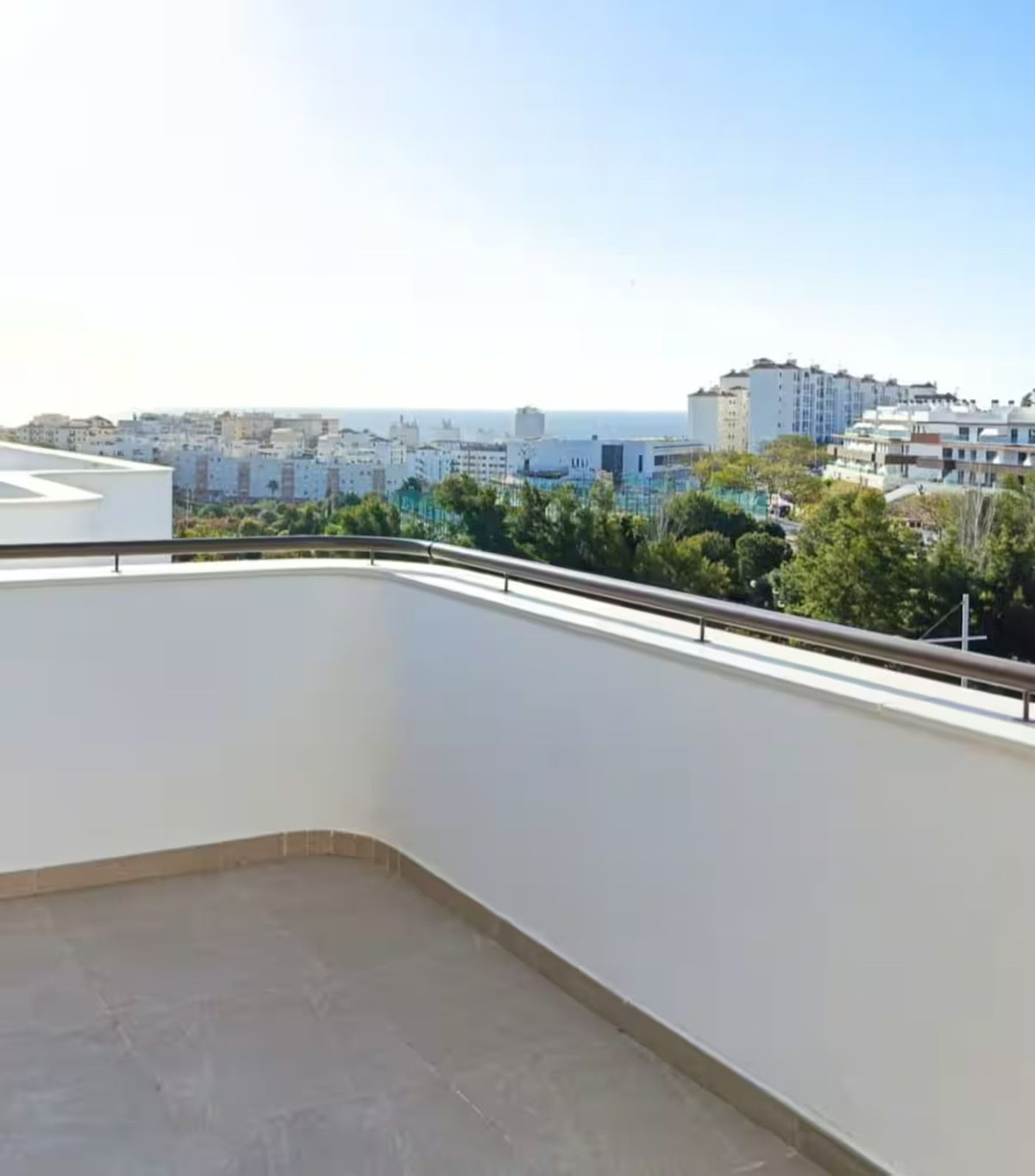 3 Bed Apartment for sale in Estepona Costa Del Sol, Málaga, Spain