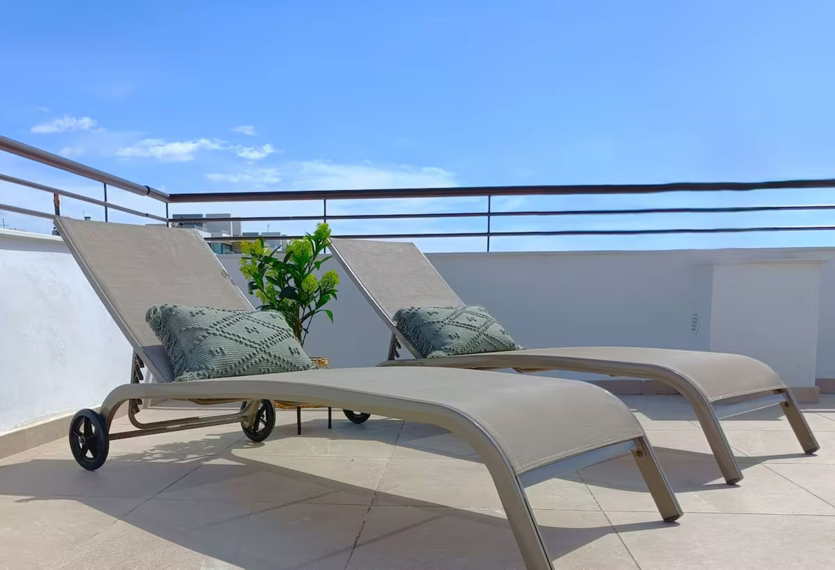 3 Bed Apartment for sale in Estepona Costa Del Sol, Málaga, Spain