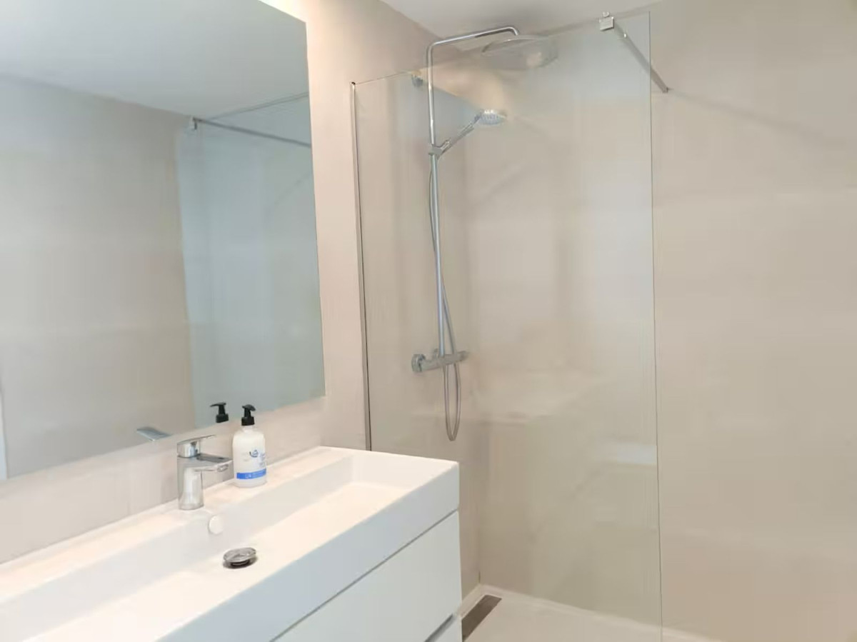 3 Bed Apartment for sale in Estepona Costa Del Sol, Málaga, Spain