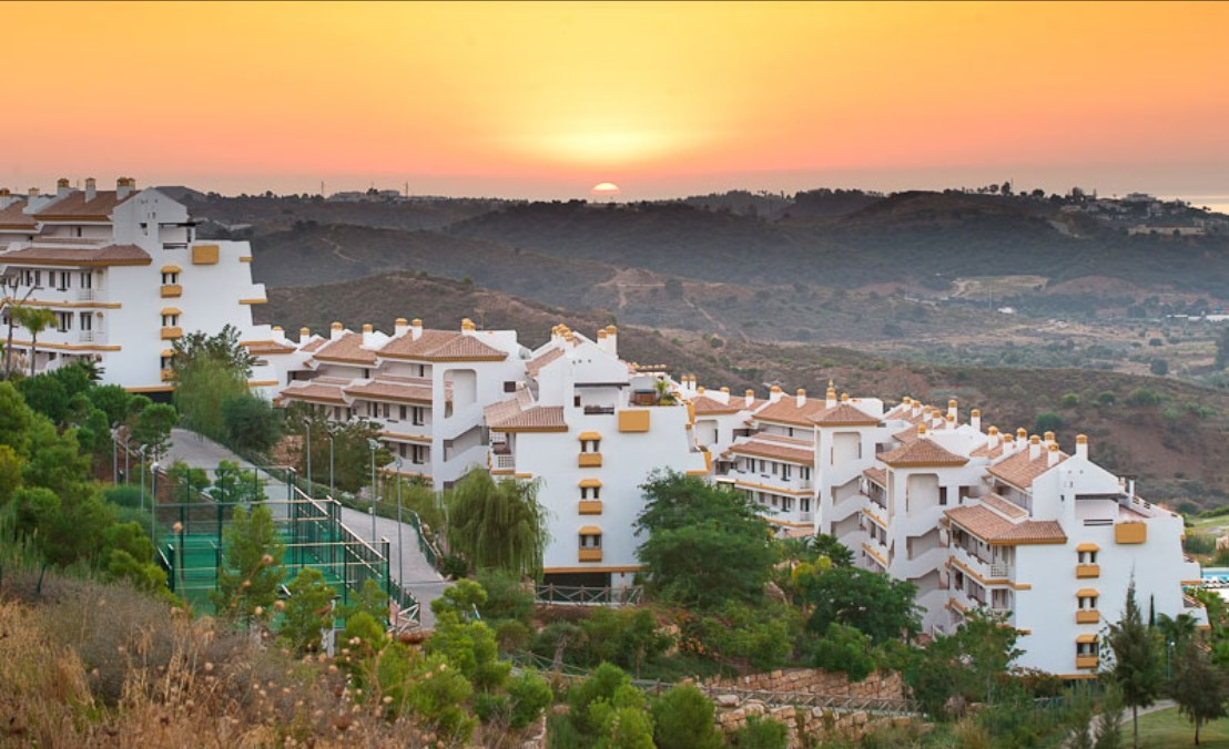 2 Bed Apartment for sale in Calanova Golf Costa Del Sol, Málaga, Spain