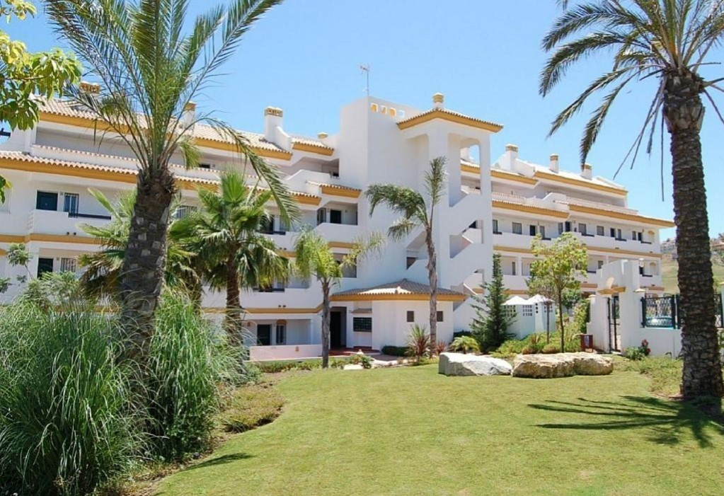 2 Bed Apartment for sale in Calanova Golf Costa Del Sol, Málaga, Spain