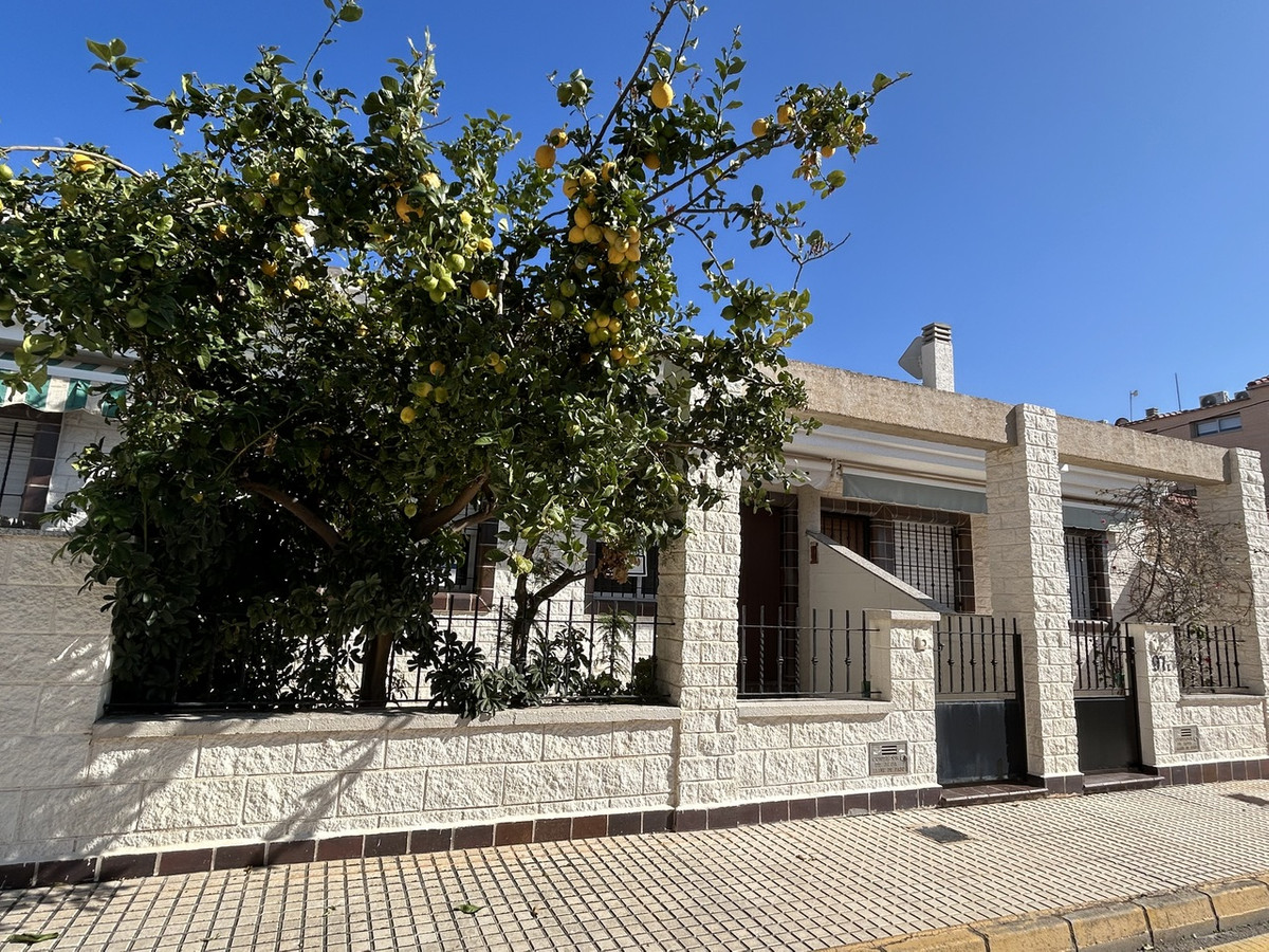 4 Bed Townhouse for sale in Torre De La Horadada Costa Blanca, Alicante, Spain