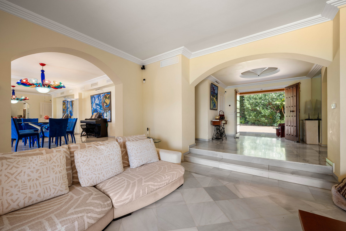 Se vende Villa - Chalet de 5 dormitorios en Costa Del Sol, Málaga, España