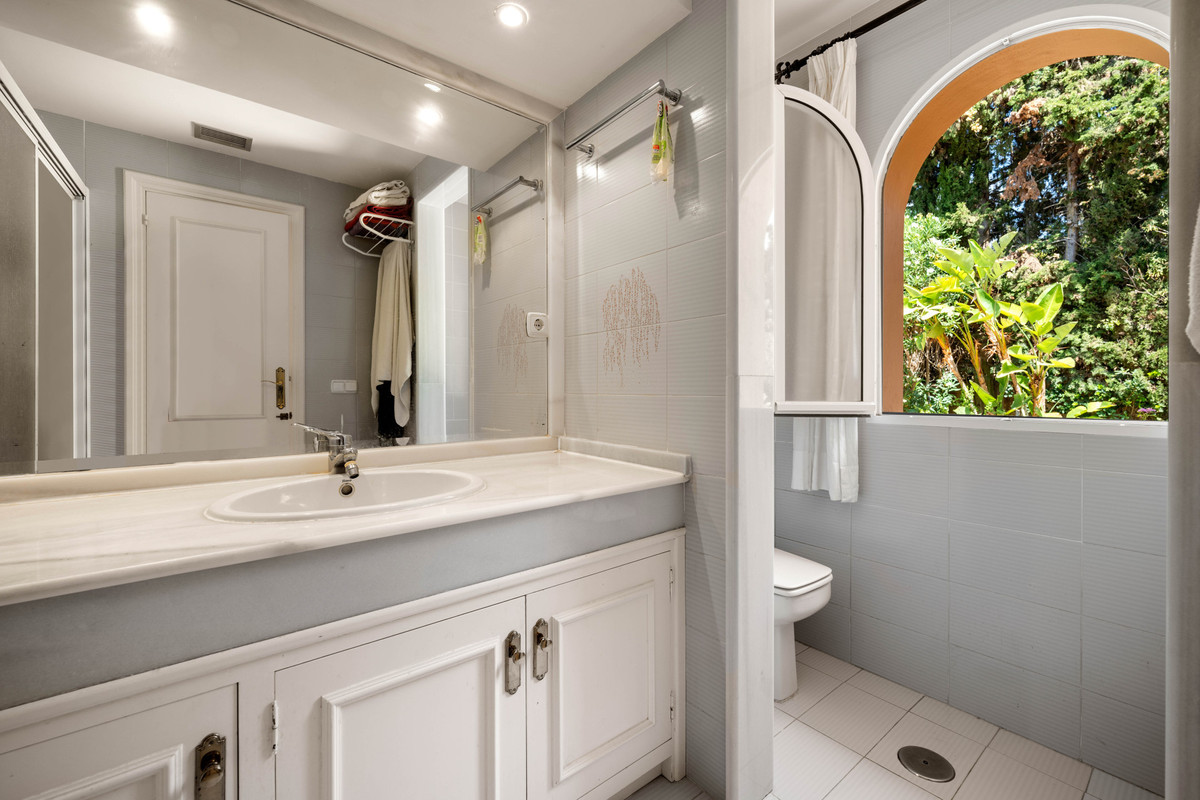 Se vende Villa - Chalet de 5 dormitorios en Costa Del Sol, Málaga, España