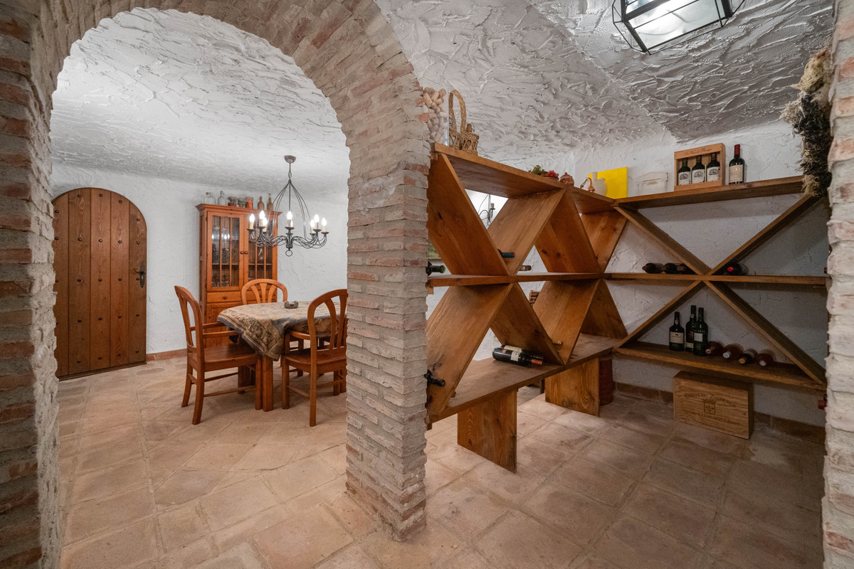 Se vende Villa - Chalet de 5 dormitorios en Costa Del Sol, Málaga, España