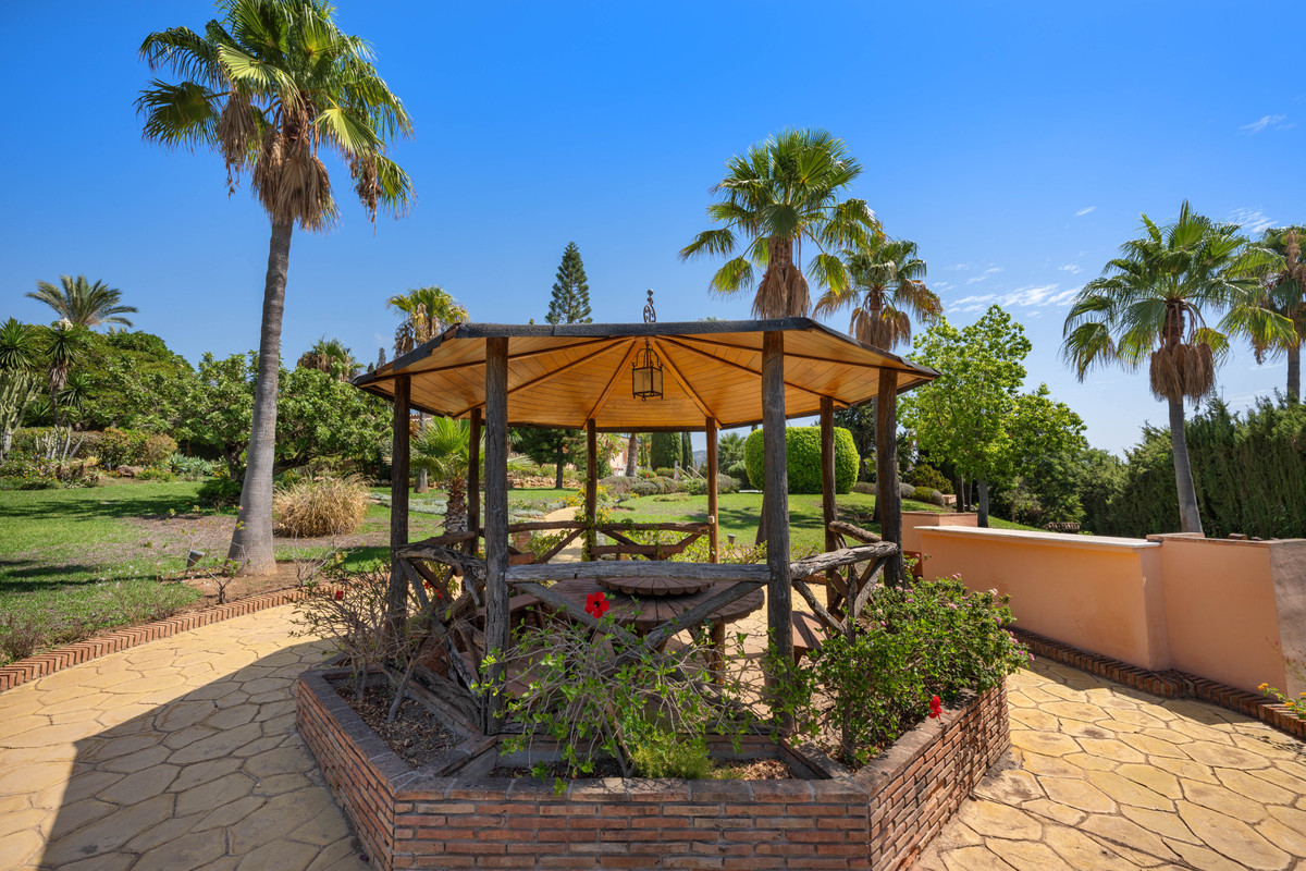 Se vende Villa - Chalet de 5 dormitorios en Costa Del Sol, Málaga, España