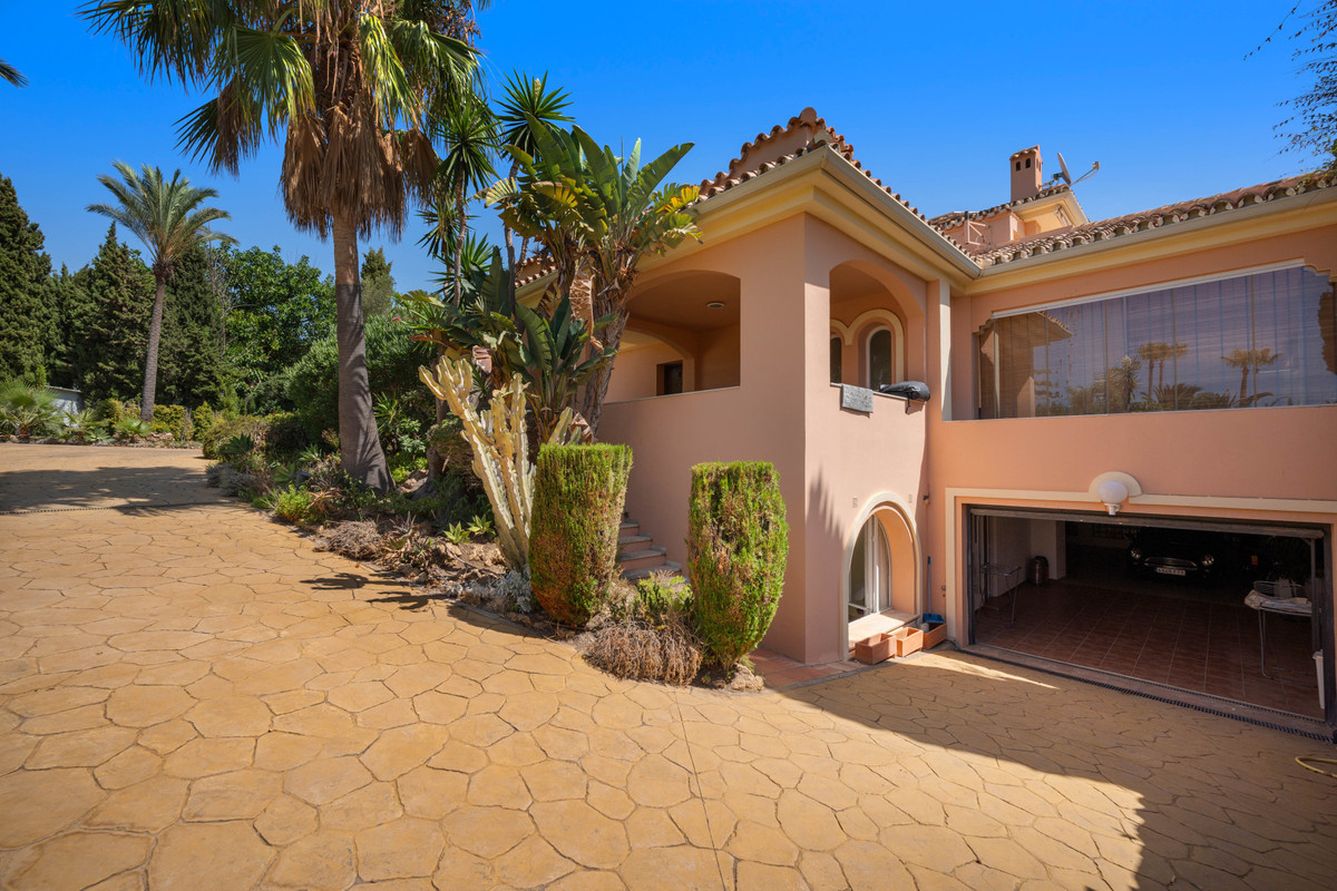 Se vende Villa - Chalet de 5 dormitorios en Costa Del Sol, Málaga, España