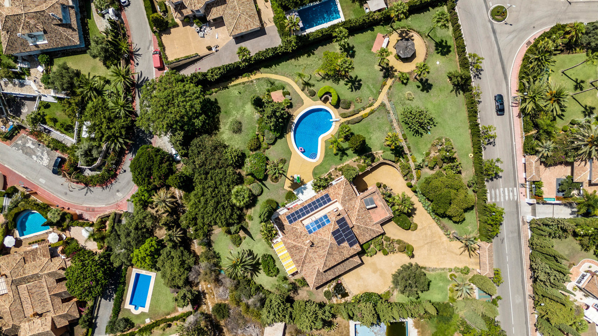 Se vende Villa - Chalet de 5 dormitorios en Costa Del Sol, Málaga, España