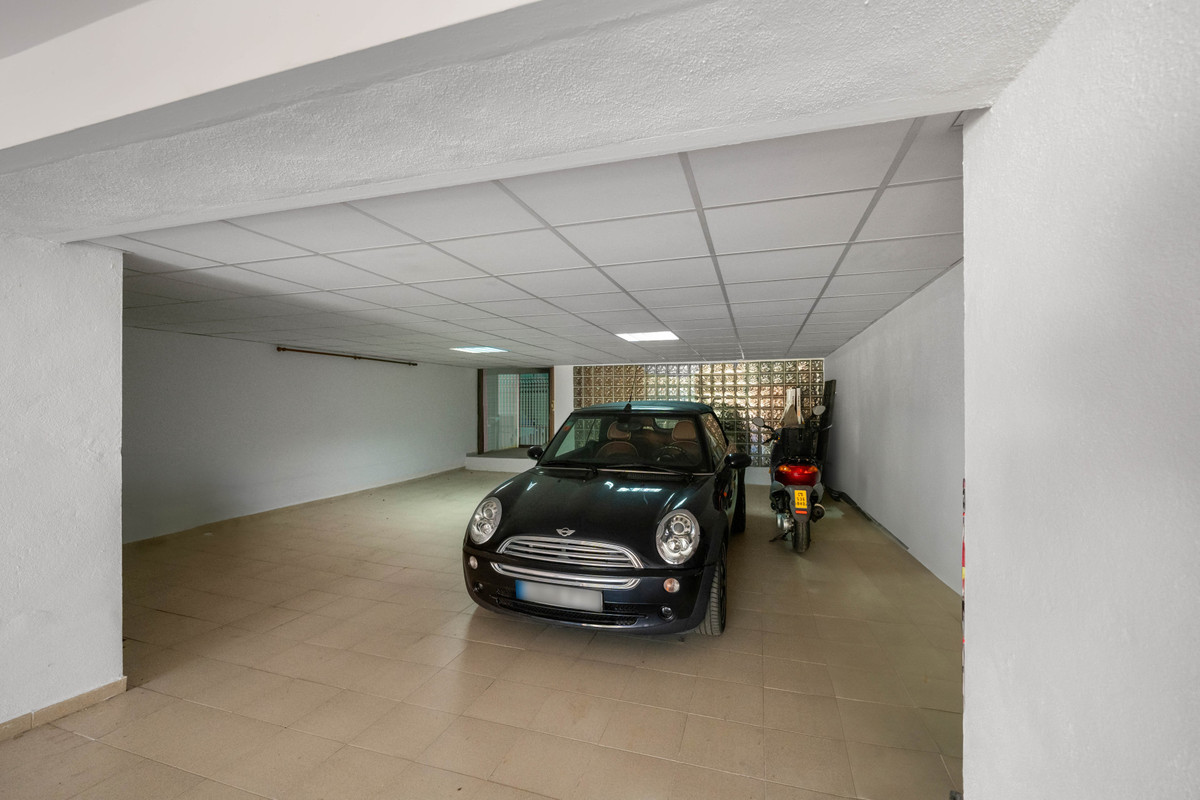 Se vende Villa - Chalet de 5 dormitorios en Costa Del Sol, Málaga, España
