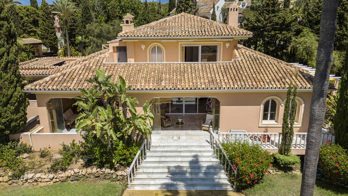 Se vende Villa - Chalet de 5 dormitorios en Costa Del Sol, Málaga, España