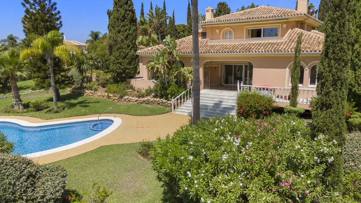 Se vende Villa - Chalet de 5 dormitorios en Costa Del Sol, Málaga, España