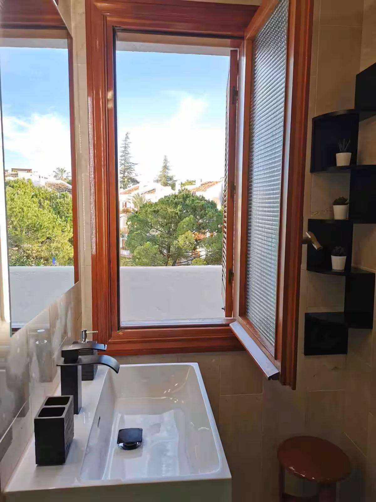 2 Bed Apartment for sale in Nueva Andalucía Costa Del Sol, Málaga, Spain