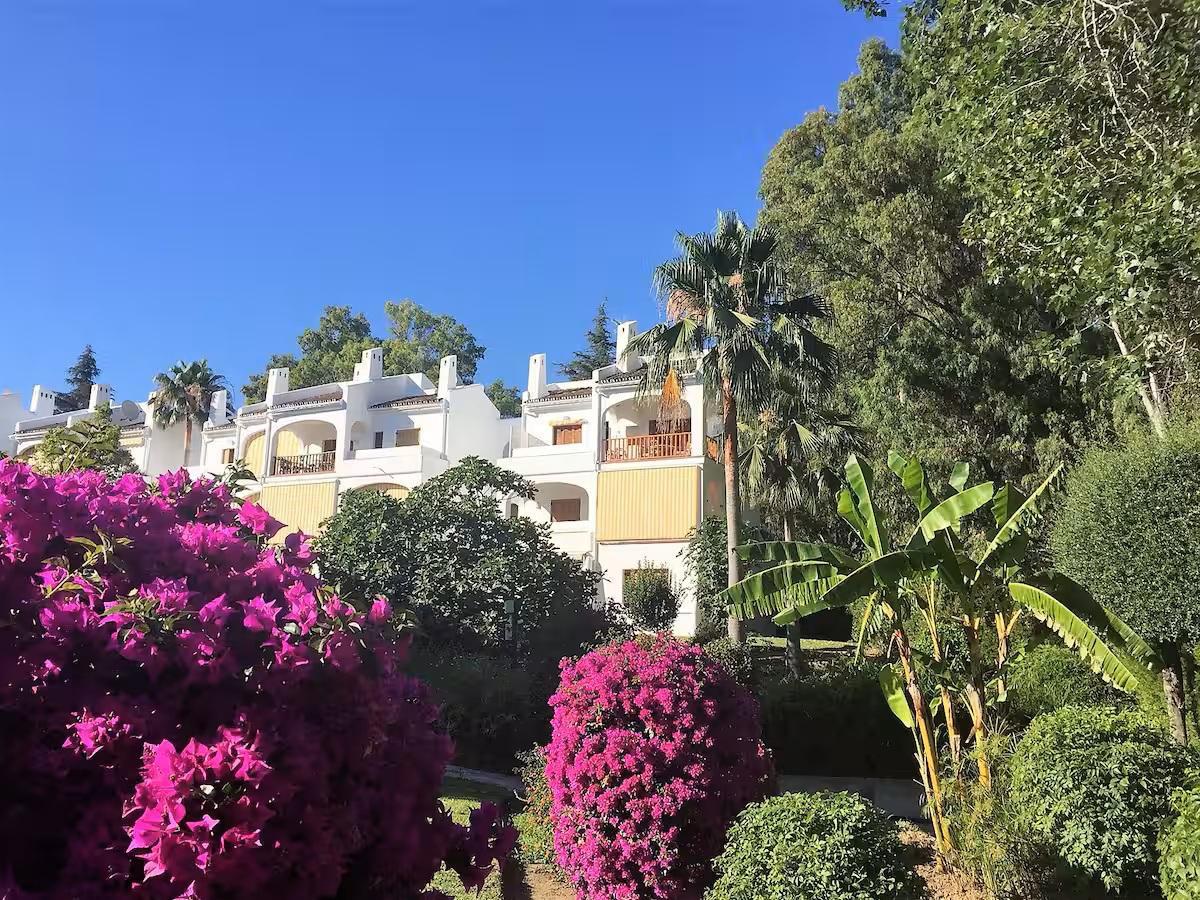 2 Bed Apartment for sale in Nueva Andalucía Costa Del Sol, Málaga, Spain