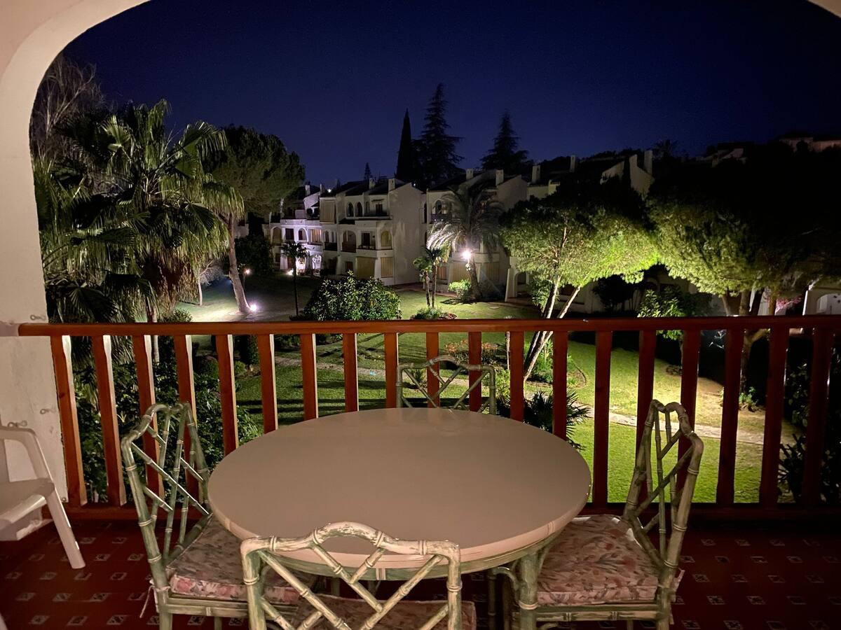 2 Bed Apartment for sale in Nueva Andalucía Costa Del Sol, Málaga, Spain