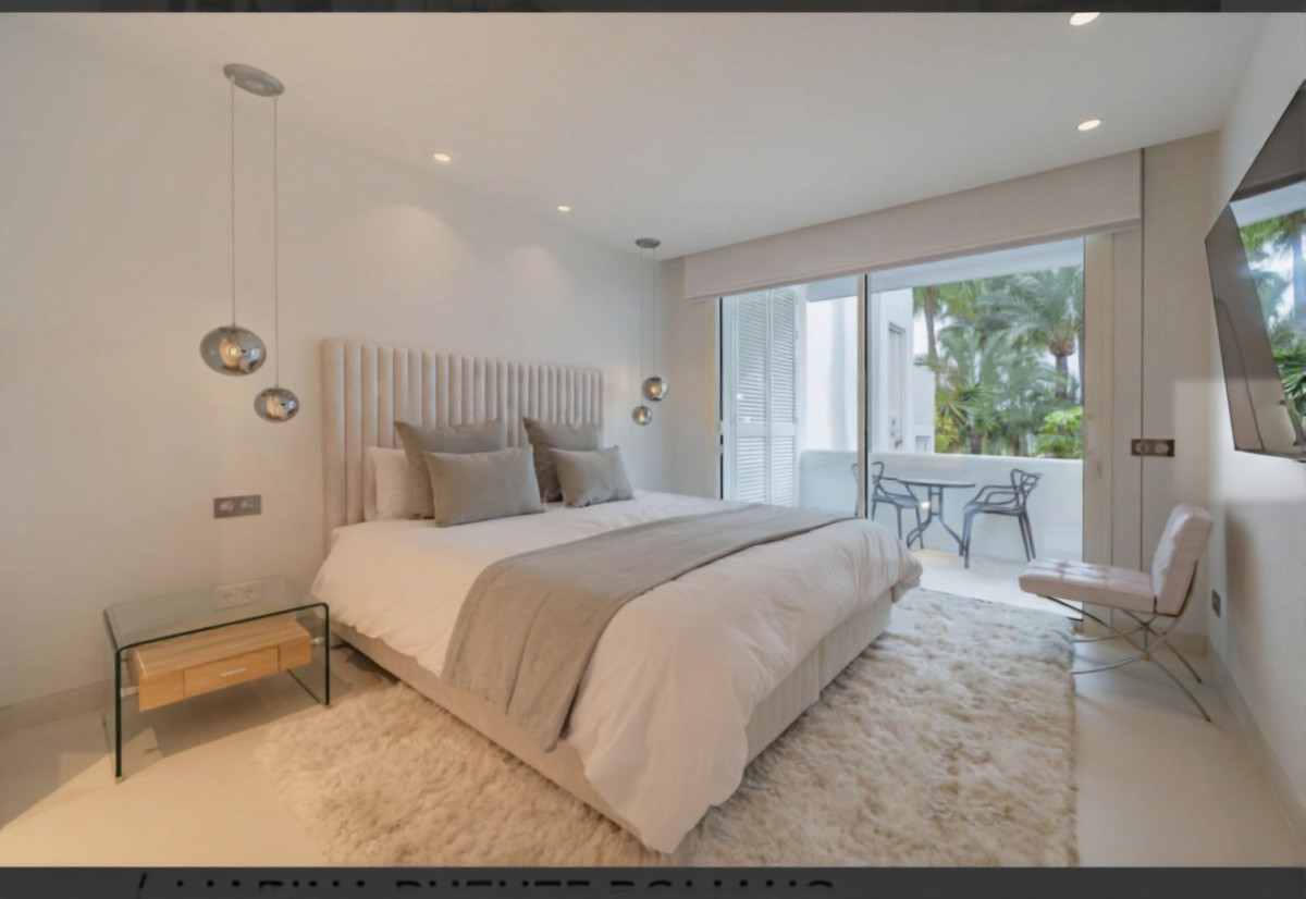 Se vende Apartamento Planta Media de 3 dormitorios en Costa Del Sol, Málaga, España