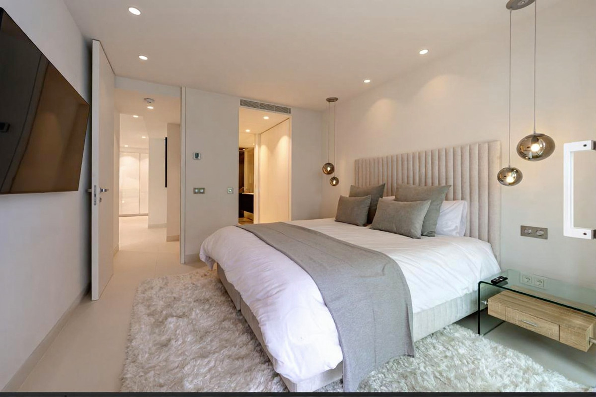 Se vende Apartamento Planta Media de 3 dormitorios en Costa Del Sol, Málaga, España
