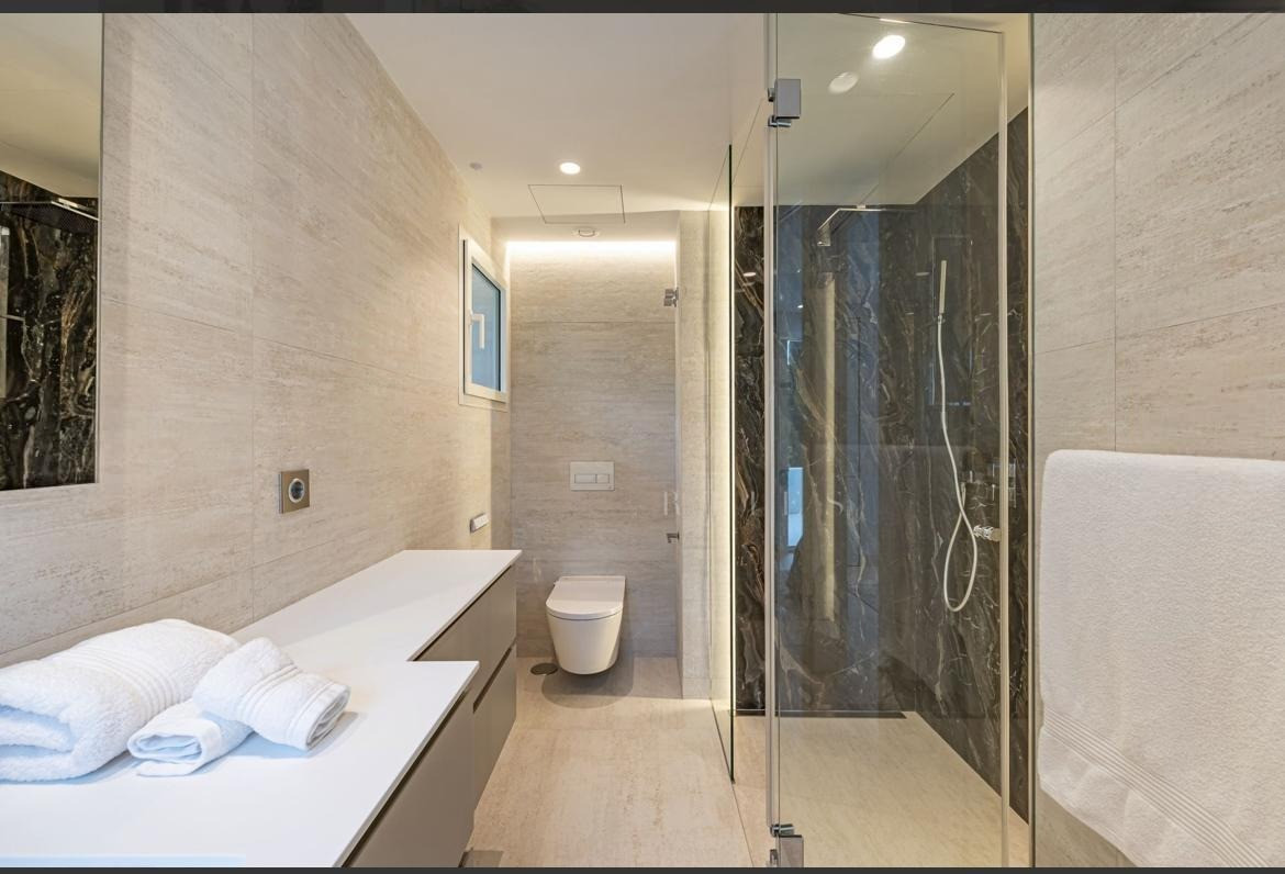 Se vende Apartamento Planta Media de 3 dormitorios en Costa Del Sol, Málaga, España