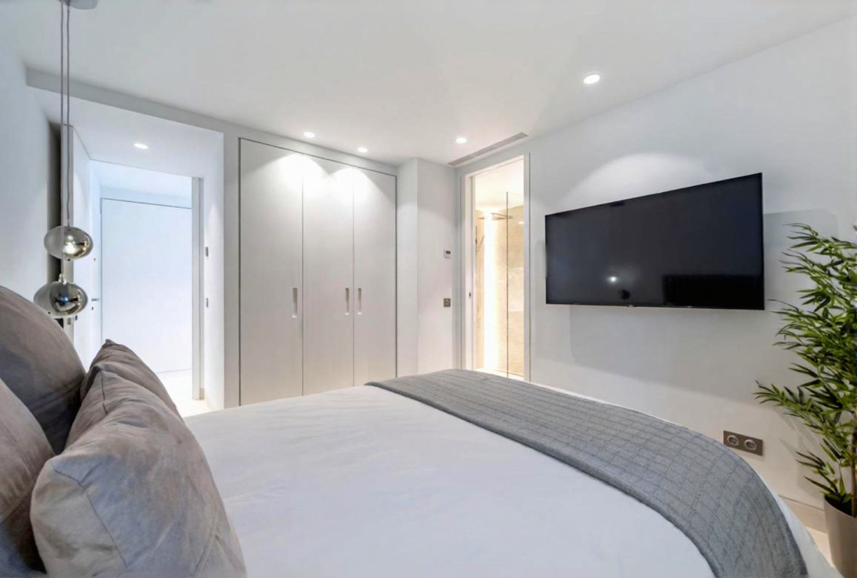 Se vende Apartamento Planta Media de 3 dormitorios en Costa Del Sol, Málaga, España