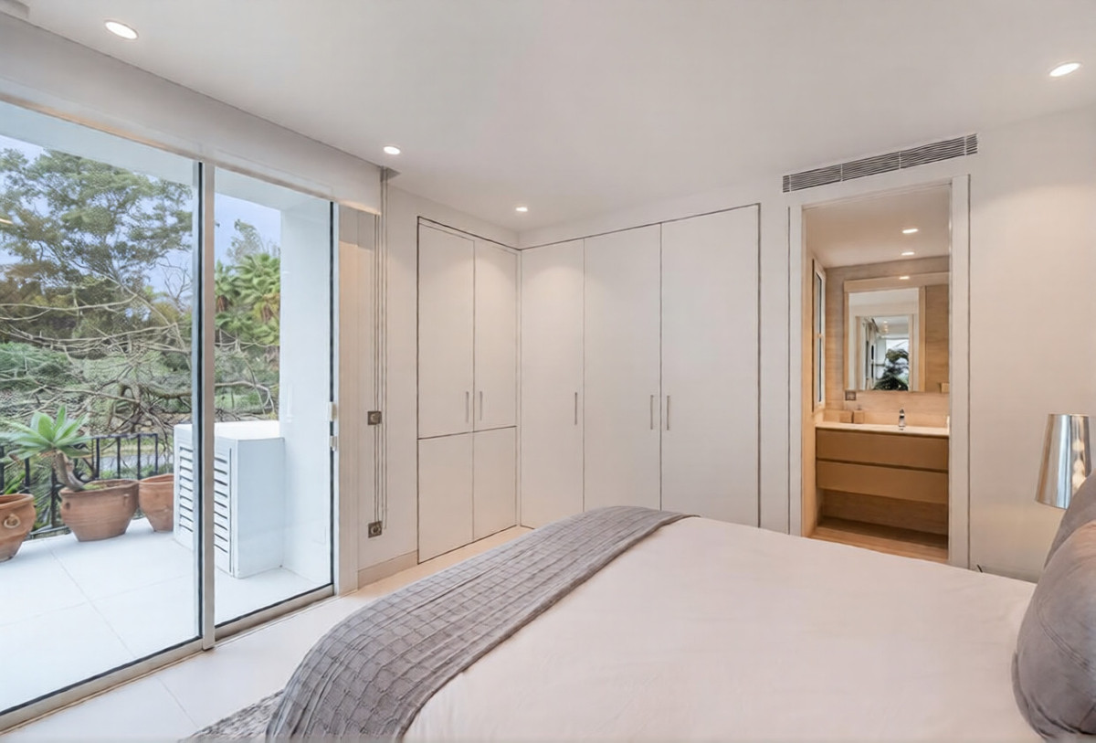 Se vende Apartamento Planta Media de 3 dormitorios en Costa Del Sol, Málaga, España