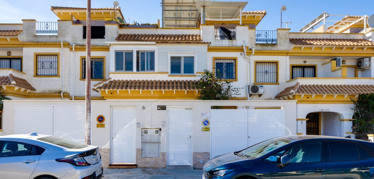 Se vende Adosada de 3 dormitorios en Costa Blanca, Alicante, España