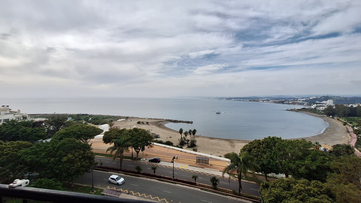 3 Bed Apartment for sale in Estepona Costa Del Sol, Málaga, Spain