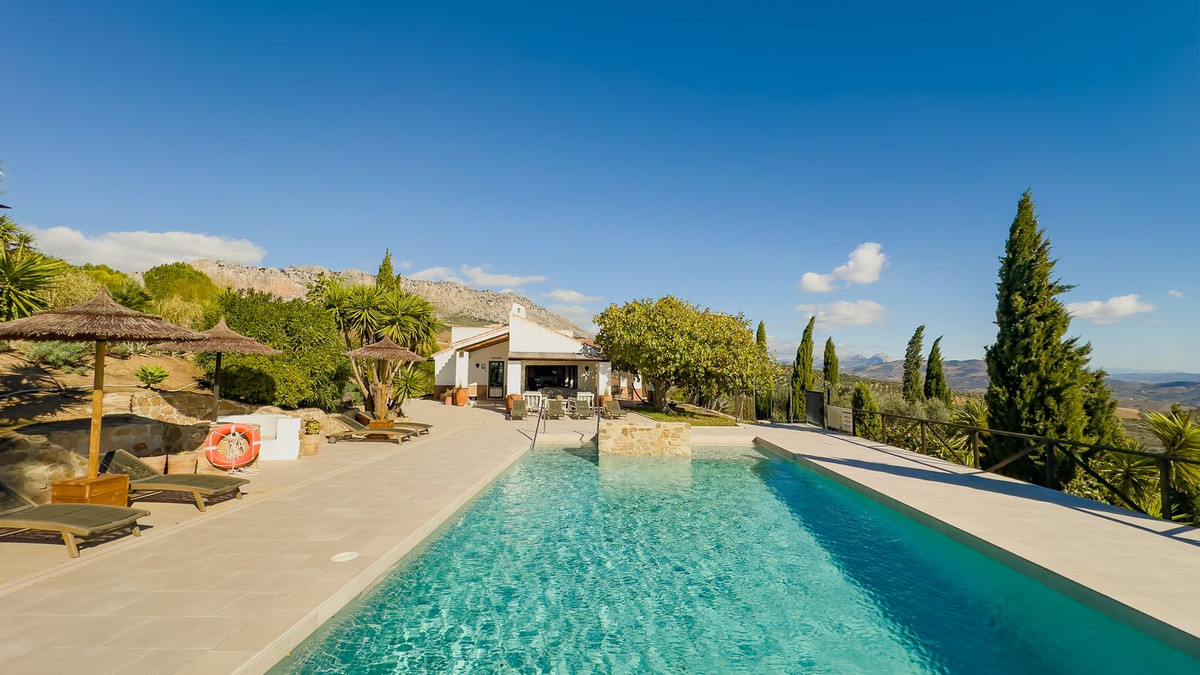 Se vende Finca - Cortijo de 13 dormitorios en Costa Del Sol, Málaga, España