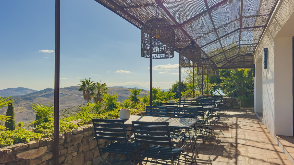Se vende Finca - Cortijo de 13 dormitorios en Costa Del Sol, Málaga, España
