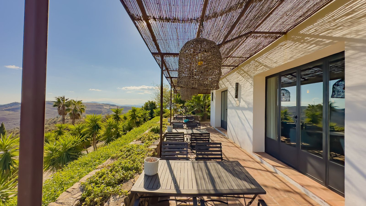 Se vende Finca - Cortijo de 13 dormitorios en Costa Del Sol, Málaga, España