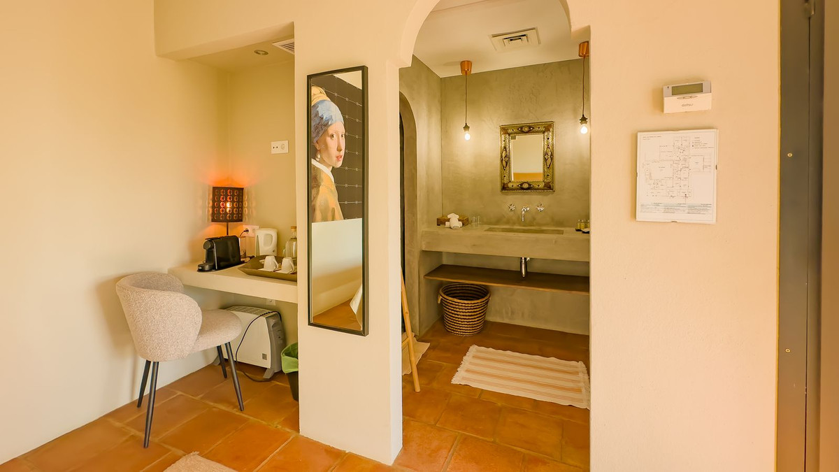 Se vende Finca - Cortijo de 13 dormitorios en Costa Del Sol, Málaga, España