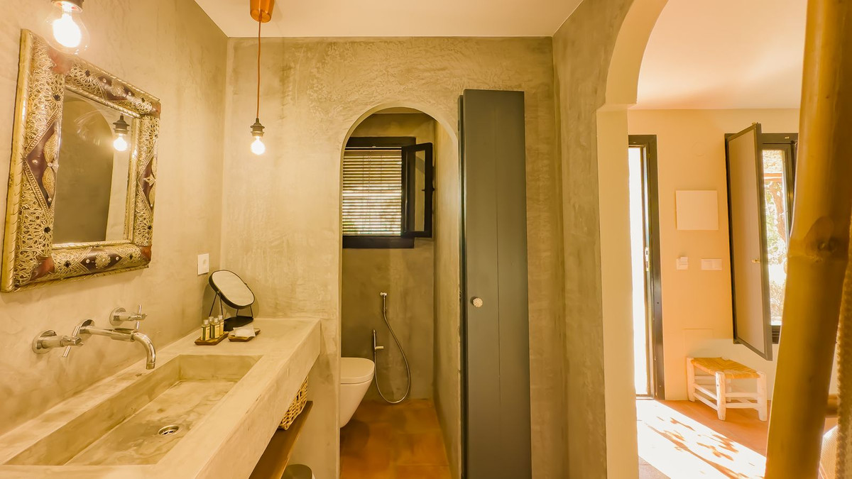 Se vende Finca - Cortijo de 13 dormitorios en Costa Del Sol, Málaga, España