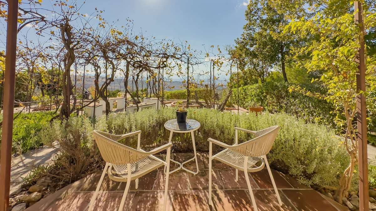 Se vende Finca - Cortijo de 13 dormitorios en Costa Del Sol, Málaga, España