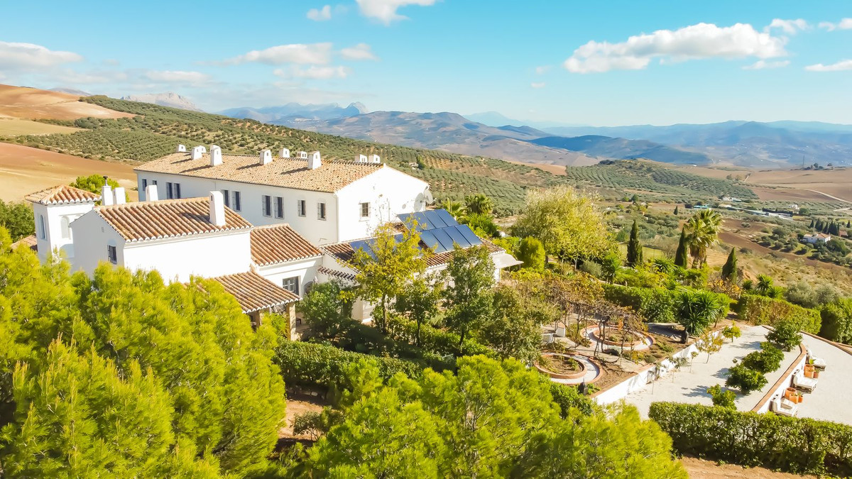 Se vende Finca - Cortijo de 13 dormitorios en Costa Del Sol, Málaga, España
