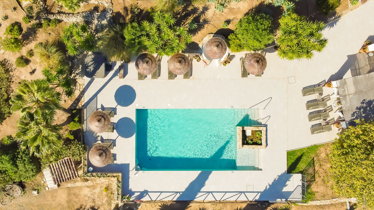 Se vende Finca - Cortijo de 13 dormitorios en Costa Del Sol, Málaga, España