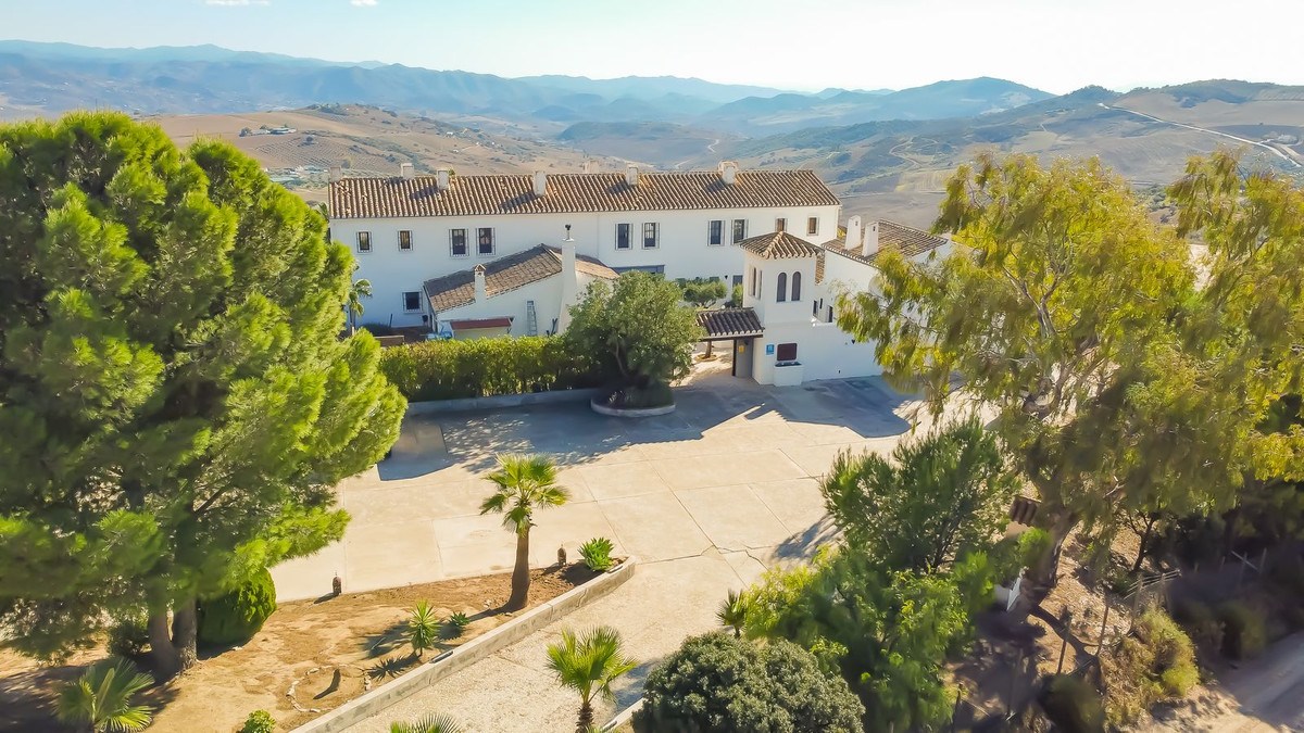 Se vende Finca - Cortijo de 13 dormitorios en Costa Del Sol, Málaga, España