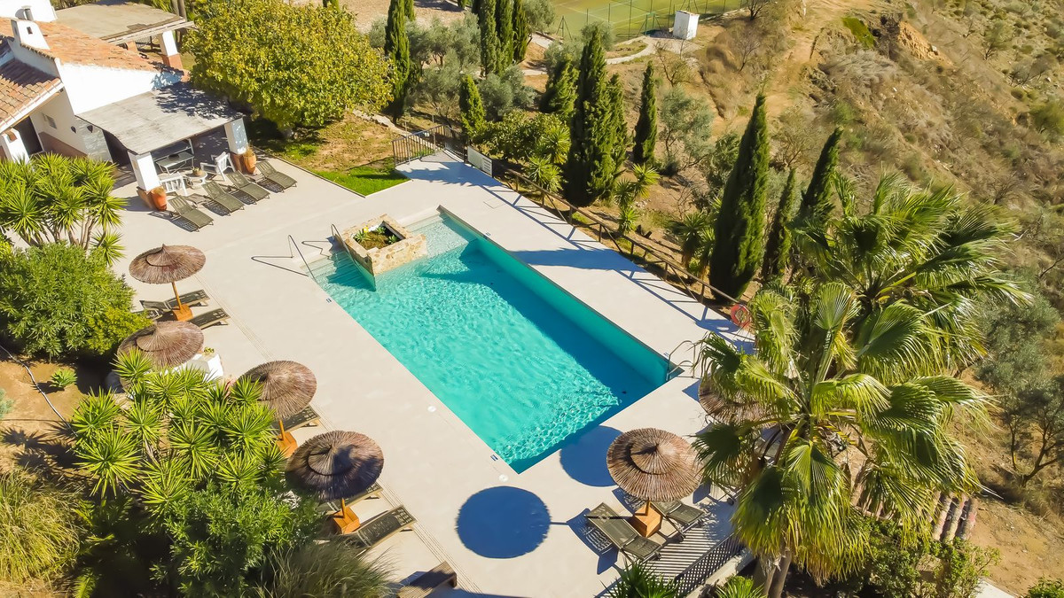 Se vende Finca - Cortijo de 13 dormitorios en Costa Del Sol, Málaga, España
