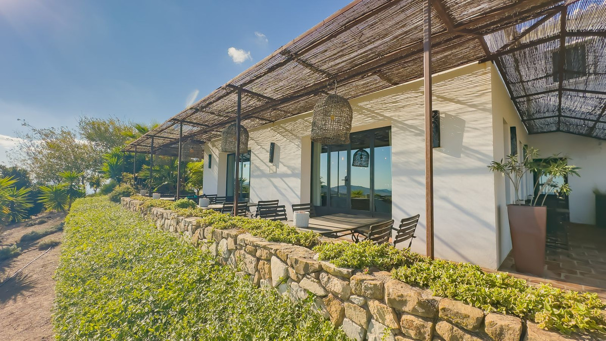 Se vende Finca - Cortijo de 13 dormitorios en Costa Del Sol, Málaga, España