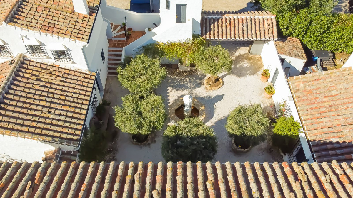 Se vende Finca - Cortijo de 13 dormitorios en Costa Del Sol, Málaga, España