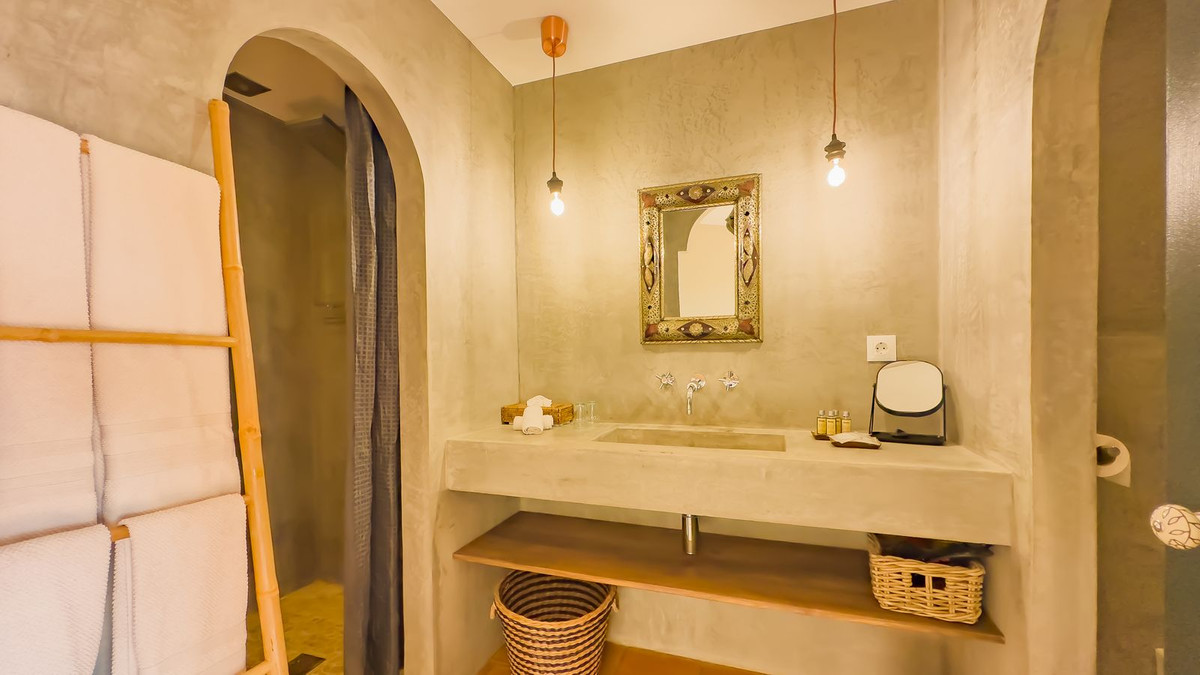 Se vende Finca - Cortijo de 13 dormitorios en Costa Del Sol, Málaga, España